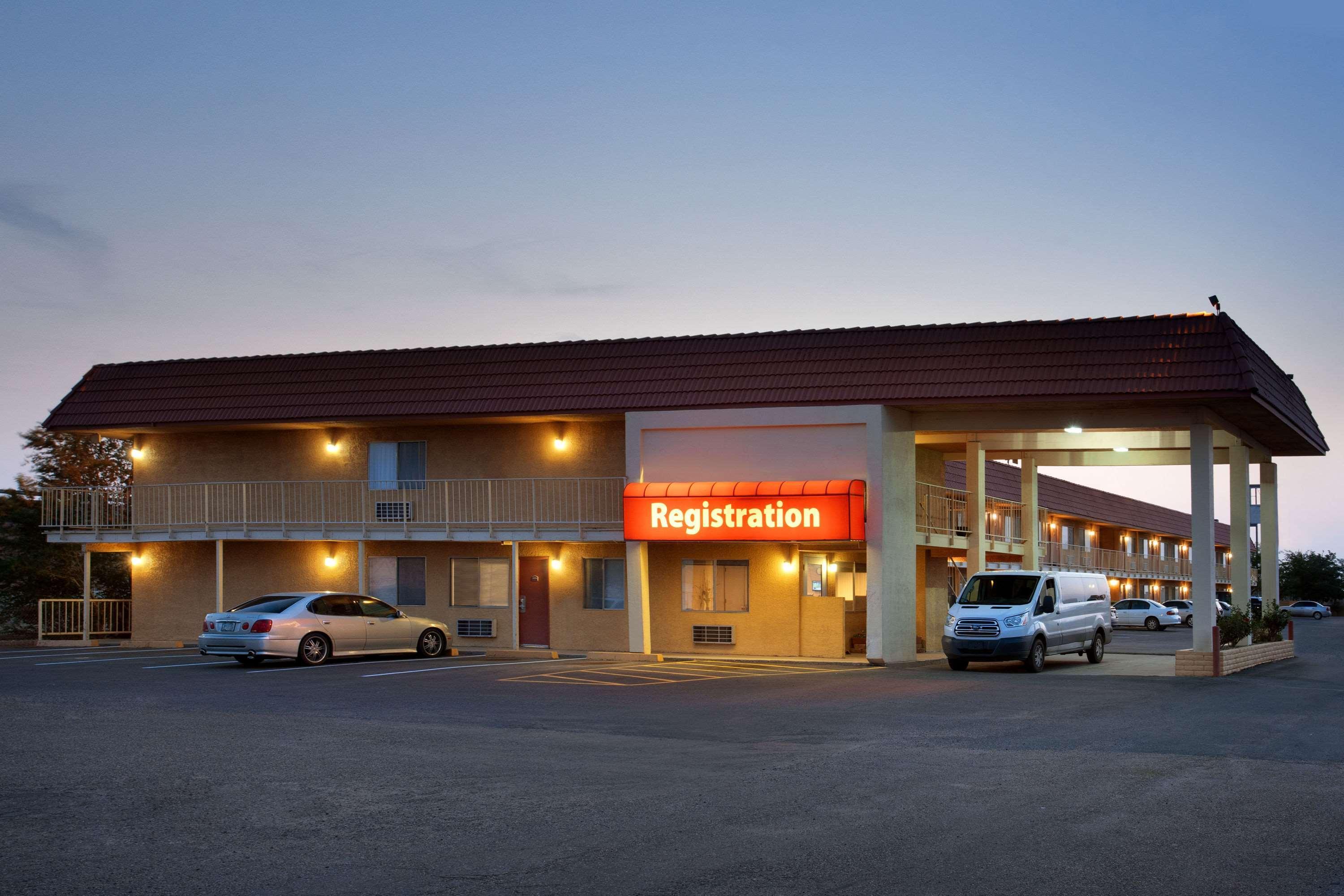 Clarion Pointe Winslow I-40 Hotel Exterior foto